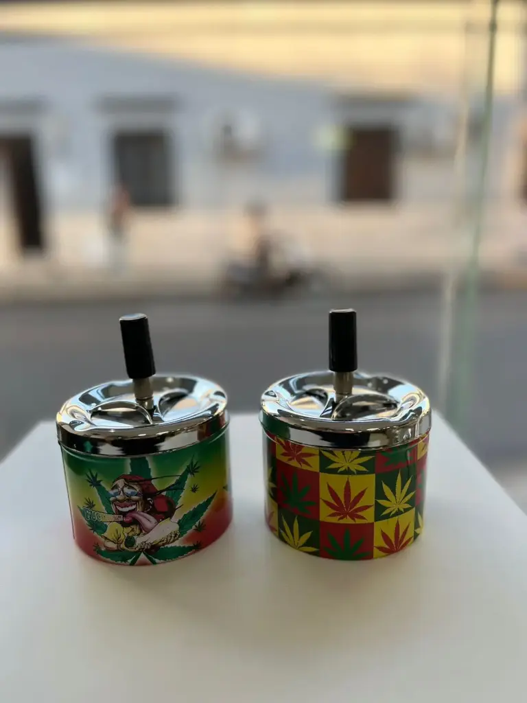 11268 CENICERO ESCONDE CENIZA 